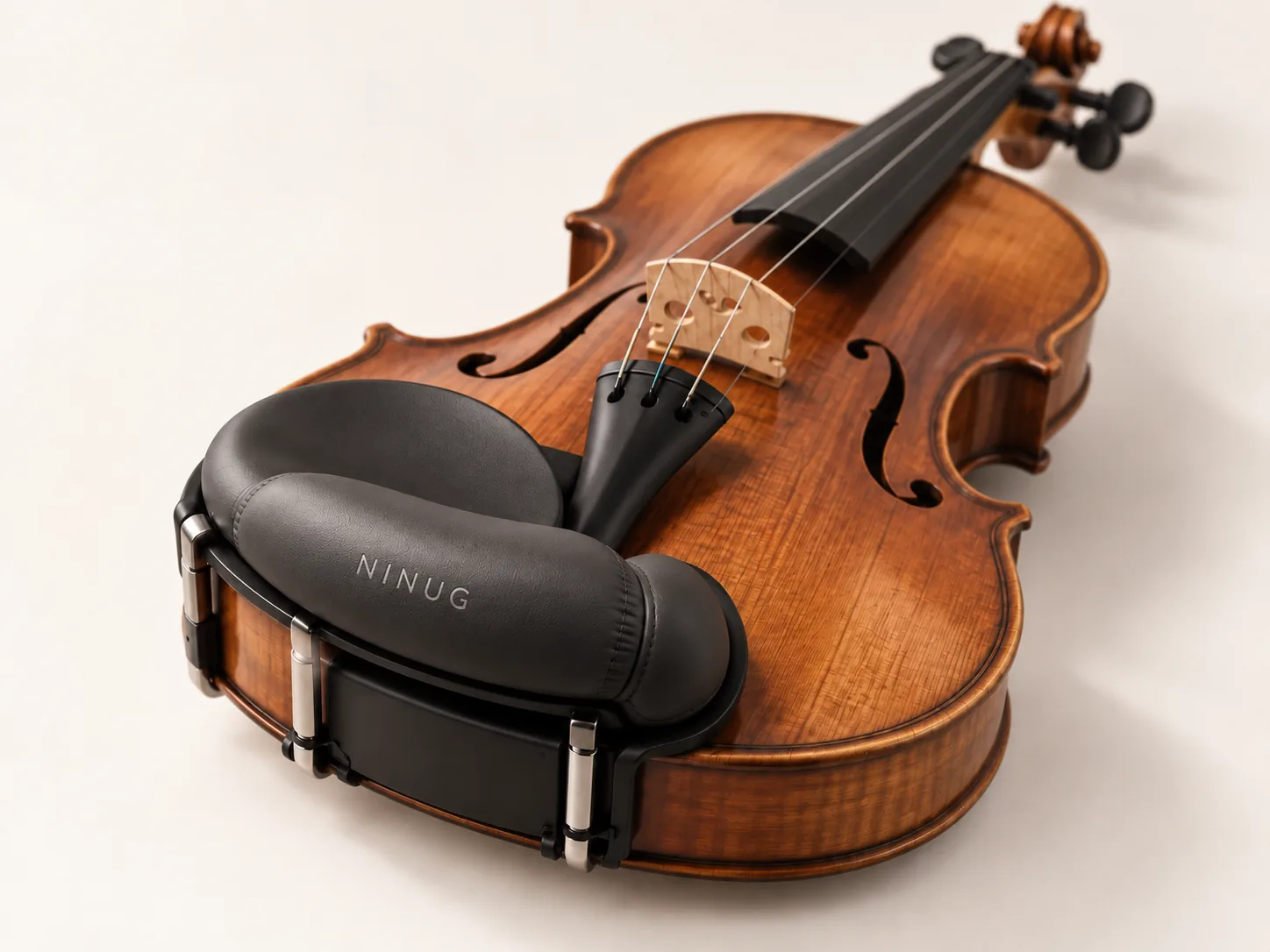 The Ninug Music shoulder rest fitted to a violin